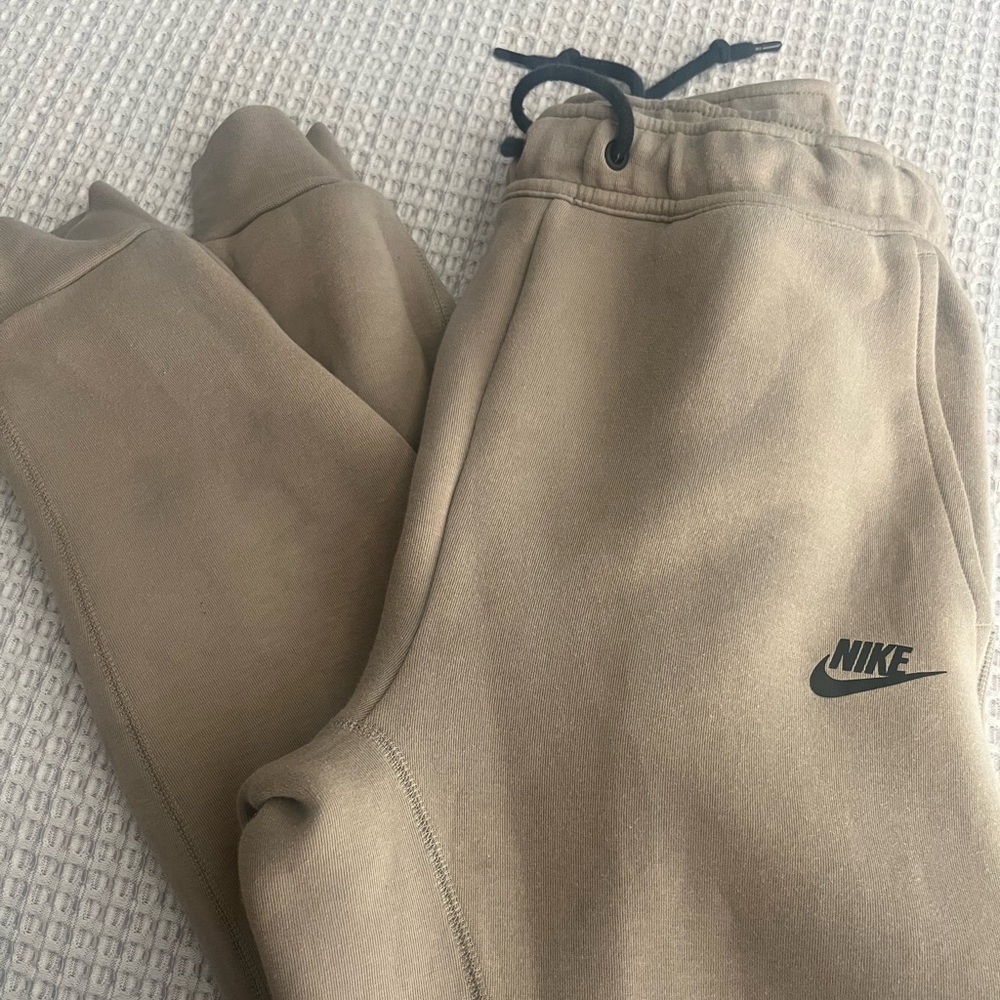 Nike Tech sweatpants